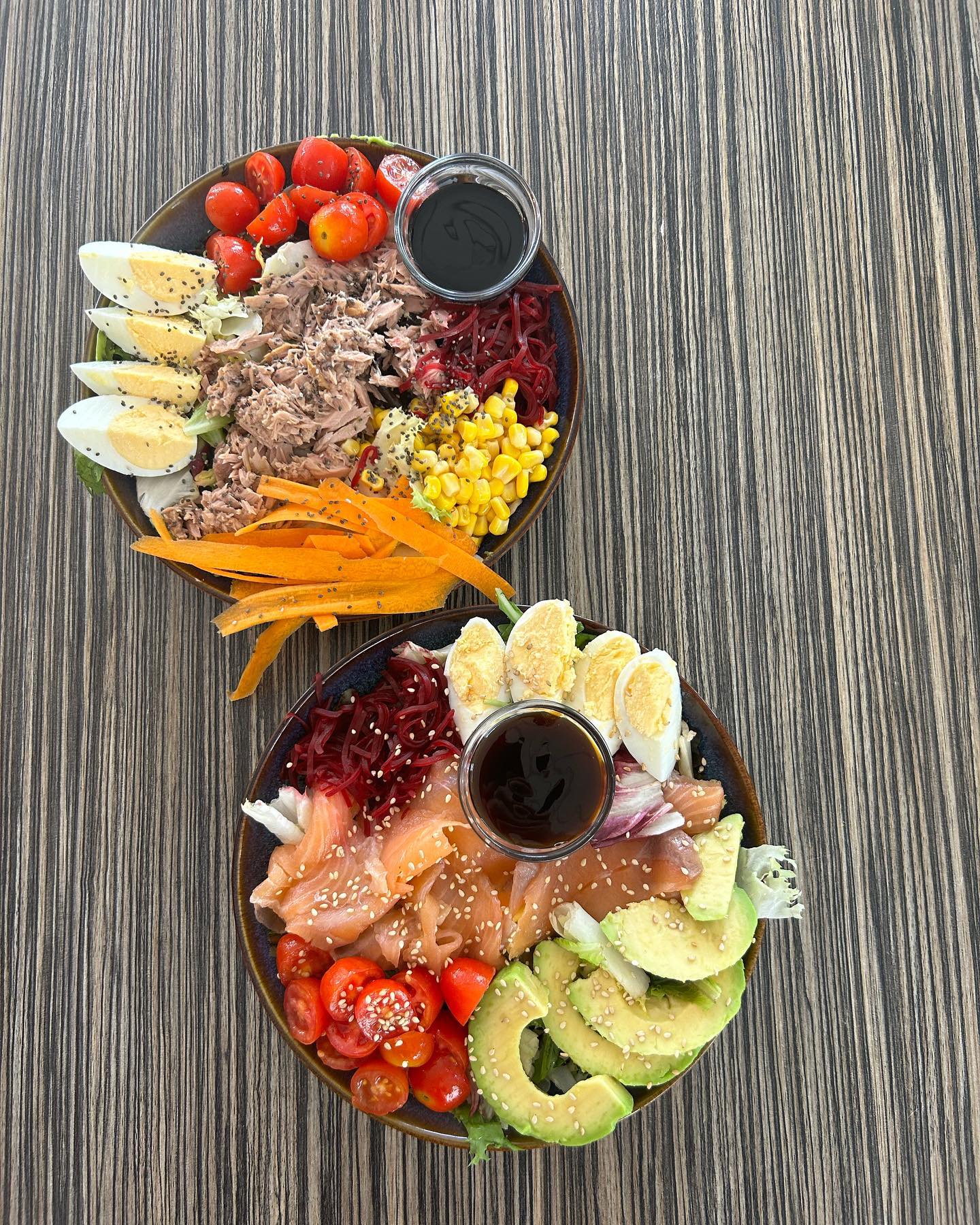Colourful salad bowls