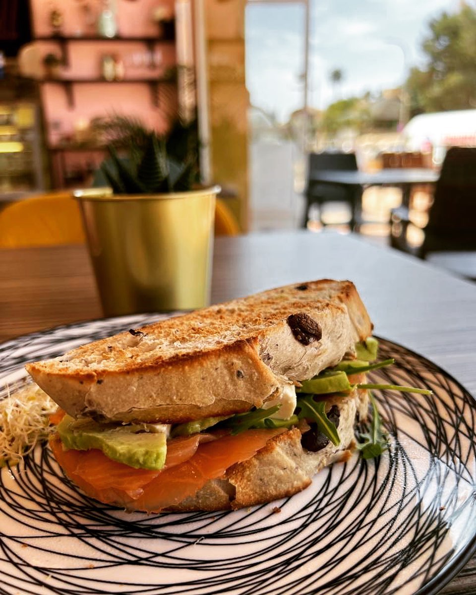 Salmon & avocado baguette